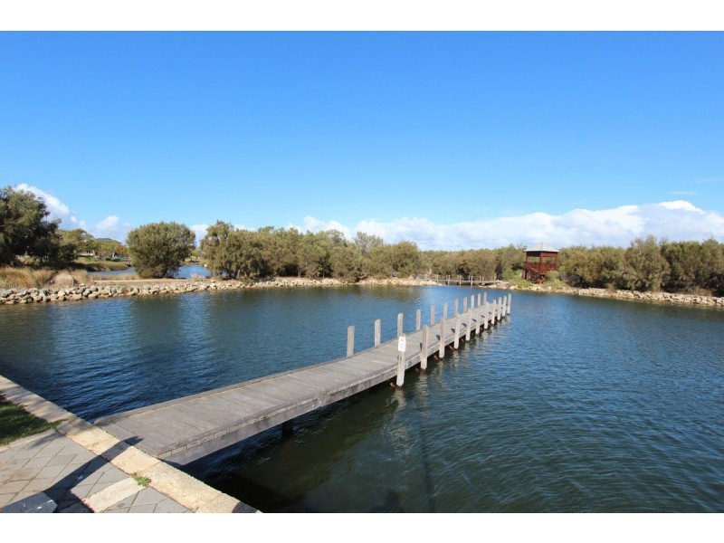 12 Vlamingh Gate, Dudley Park WA 6210