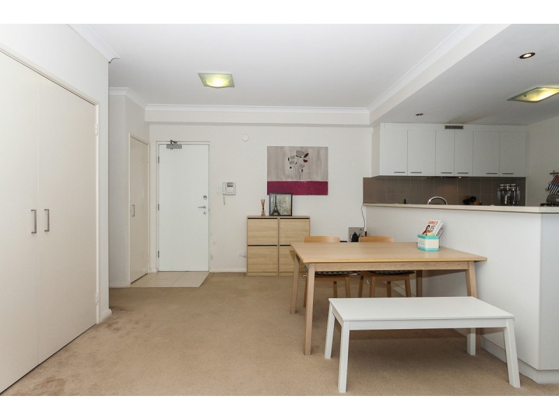 8/2 Stockton Bend, Cockburn Central WA 6164