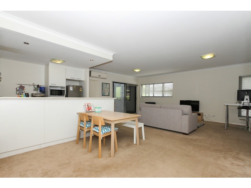 8/2 Stockton Bend, Cockburn Central WA 6164