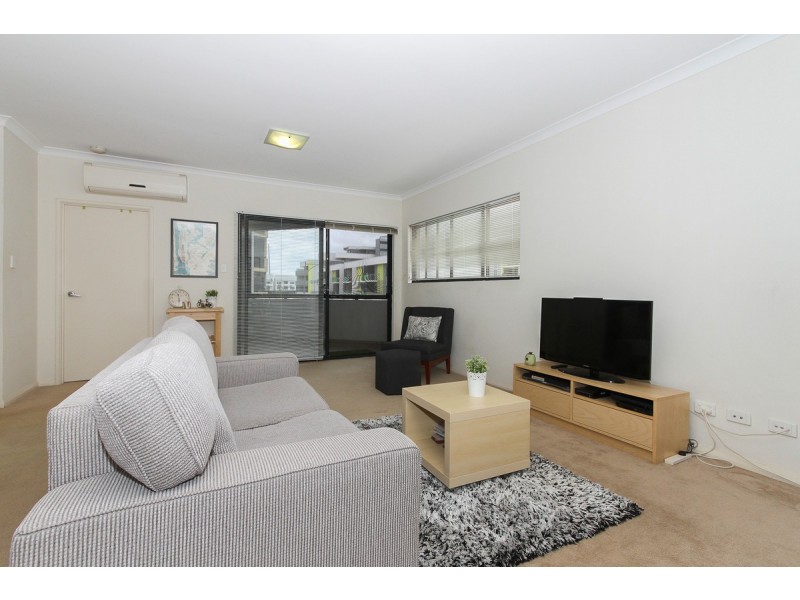 8/2 Stockton Bend, Cockburn Central WA 6164