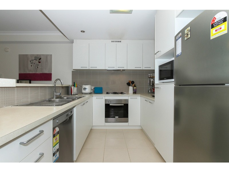 8/2 Stockton Bend, Cockburn Central WA 6164
