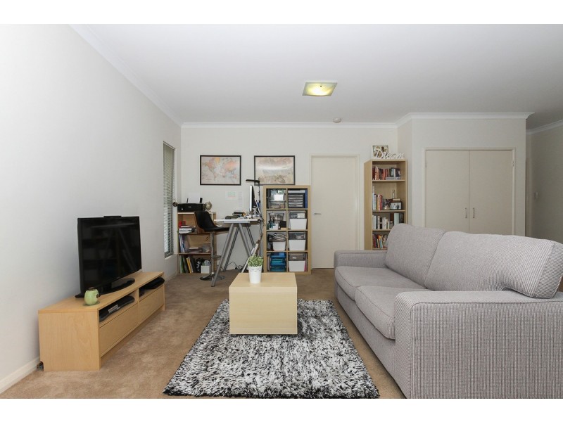 8/2 Stockton Bend, Cockburn Central WA 6164