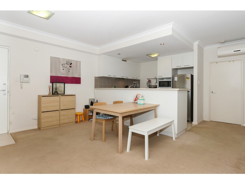 8/2 Stockton Bend, Cockburn Central WA 6164