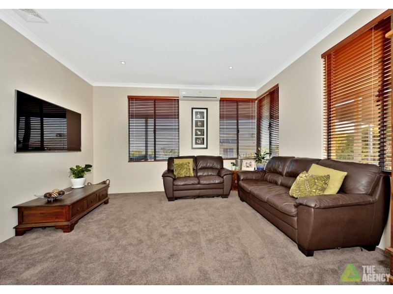 6 Magnolia Rise, Halls Head WA 6210