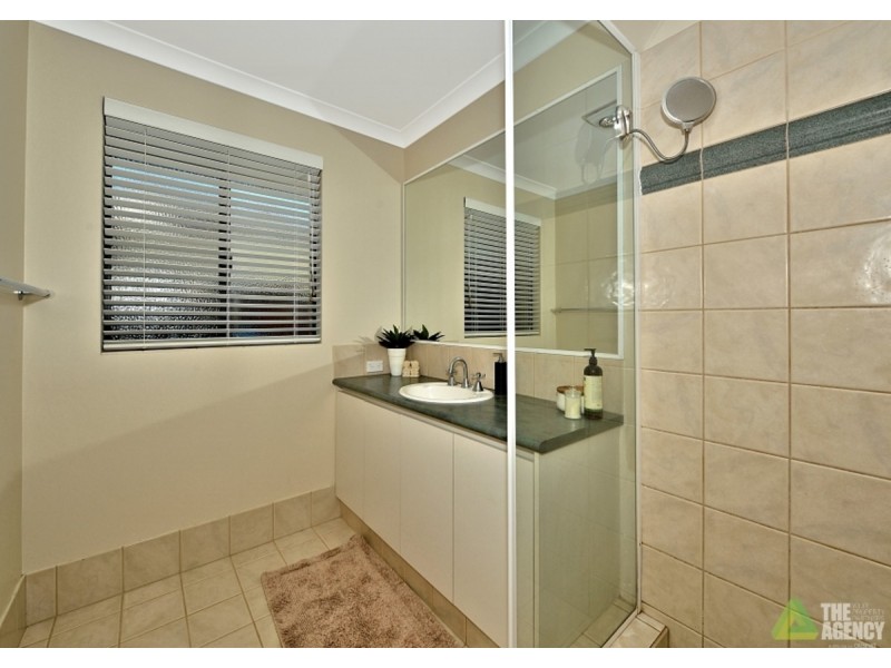 6 Magnolia Rise, Halls Head WA 6210