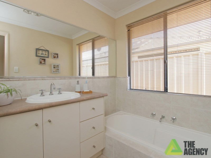 4 Sida Street, Canning Vale WA 6155