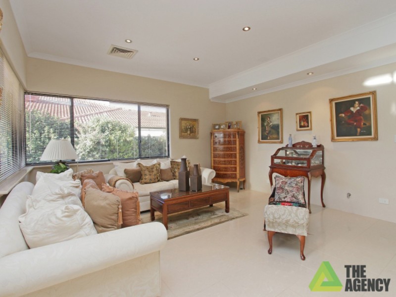 4 Sida Street, Canning Vale WA 6155