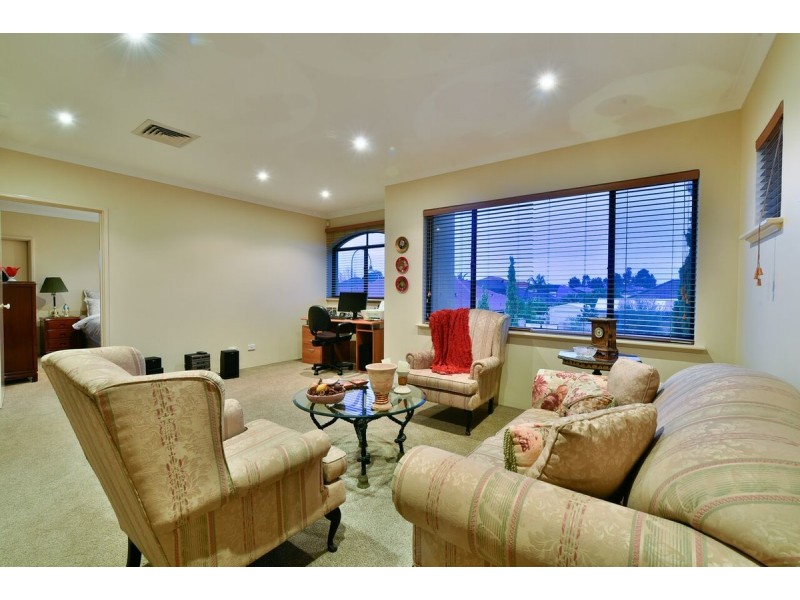 4 Sida Street, Canning Vale WA 6155