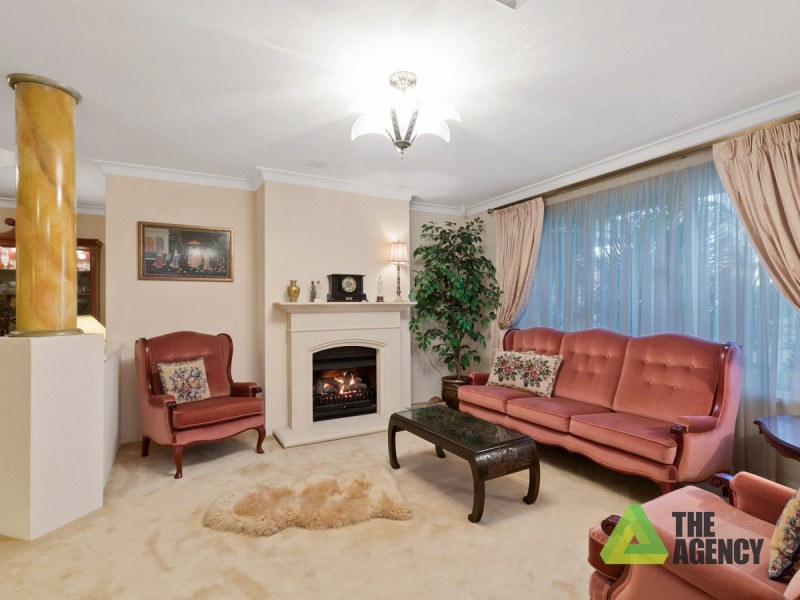 32 Peterborough Circle, North Lake WA 6163