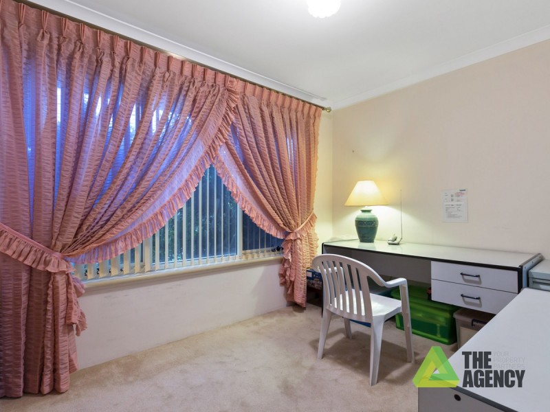 32 Peterborough Circle, North Lake WA 6163