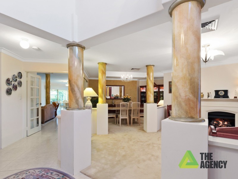 32 Peterborough Circle, North Lake WA 6163