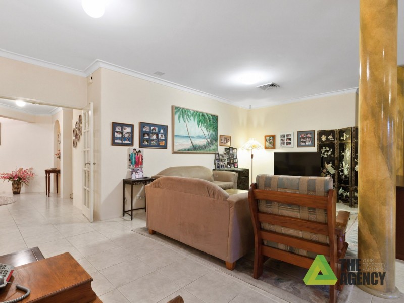 32 Peterborough Circle, North Lake WA 6163