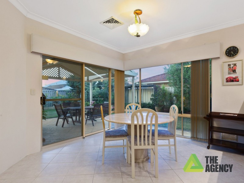 32 Peterborough Circle, North Lake WA 6163