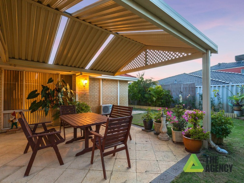 32 Peterborough Circle, North Lake WA 6163