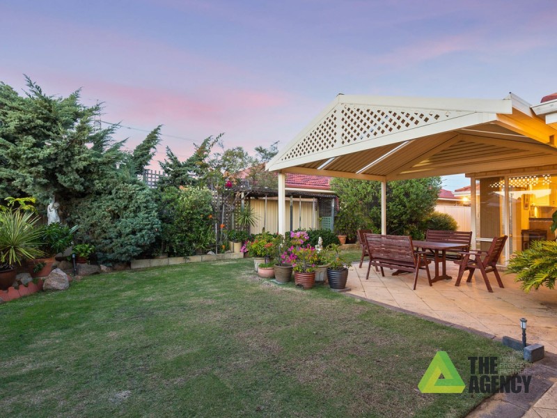 32 Peterborough Circle, North Lake WA 6163