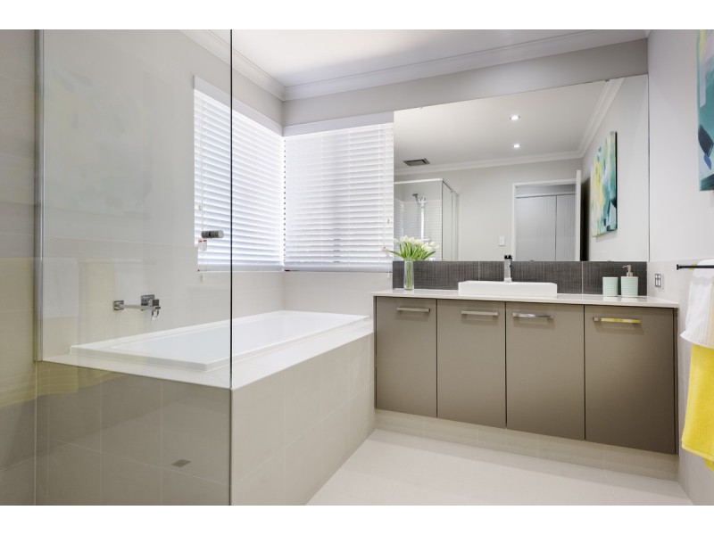 2 Mews  Entrance, Gwelup WA 6018