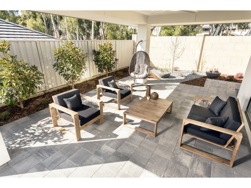 2 Mews  Entrance, Gwelup WA 6018