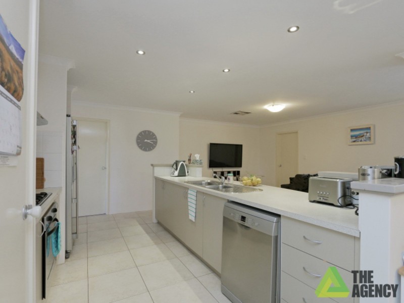 12 Miniata Way, Canning Vale WA 6155