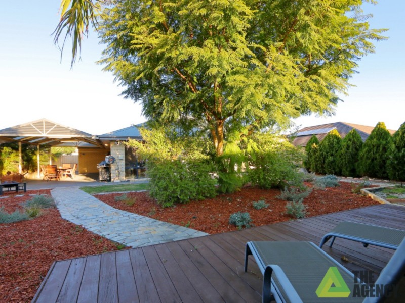 12 Miniata Way, Canning Vale WA 6155