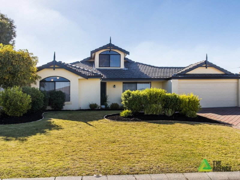 10 Kenworth Pass, Success WA 6164