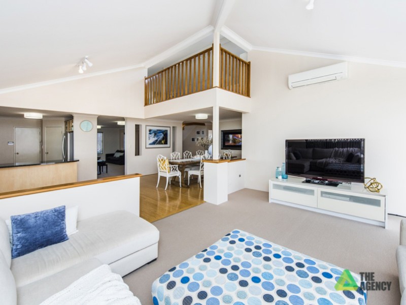 10 Kenworth Pass, Success WA 6164