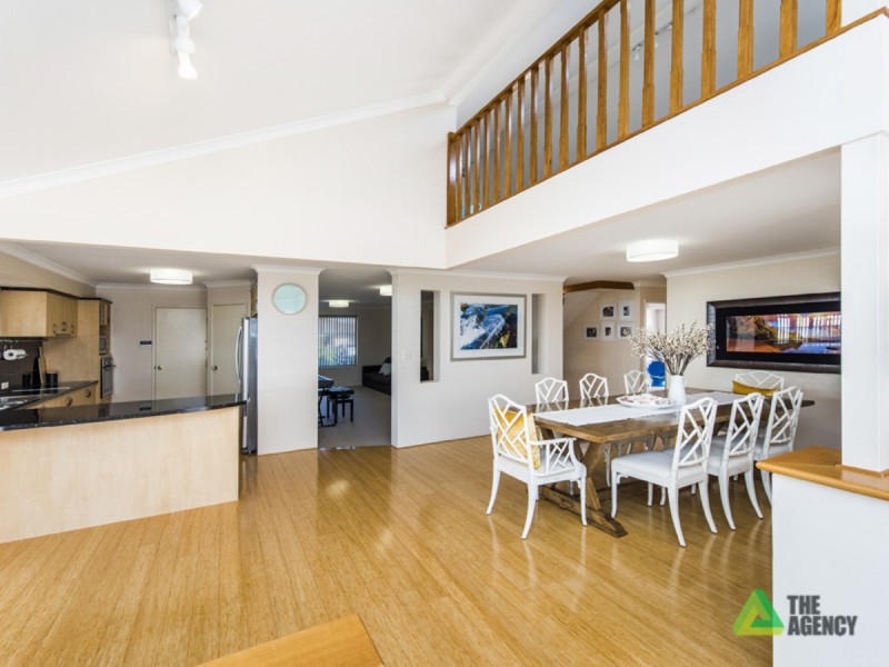 10 Kenworth Pass, Success WA 6164