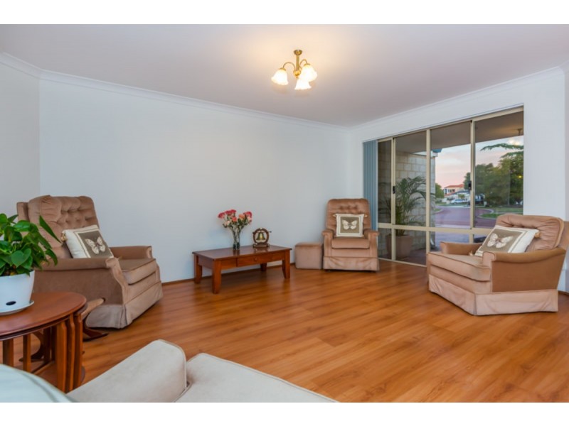 6 Dunbar Way, Canning Vale WA 6155