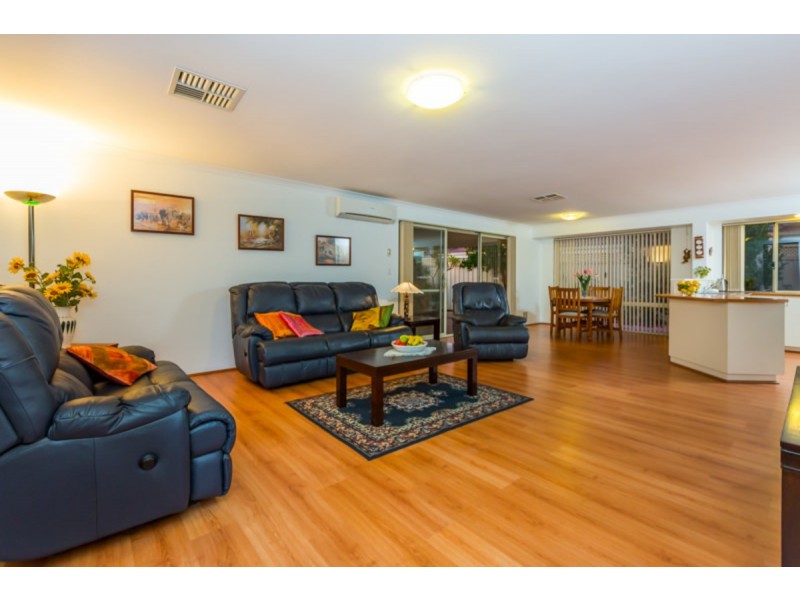 6 Dunbar Way, Canning Vale WA 6155