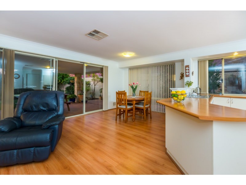 6 Dunbar Way, Canning Vale WA 6155