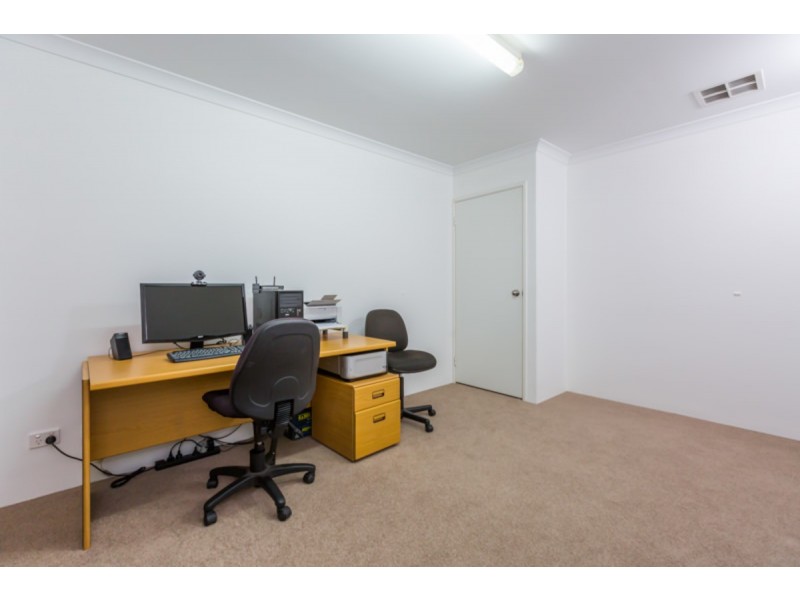 6 Dunbar Way, Canning Vale WA 6155