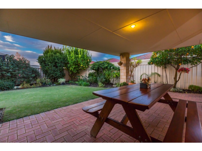 6 Dunbar Way, Canning Vale WA 6155