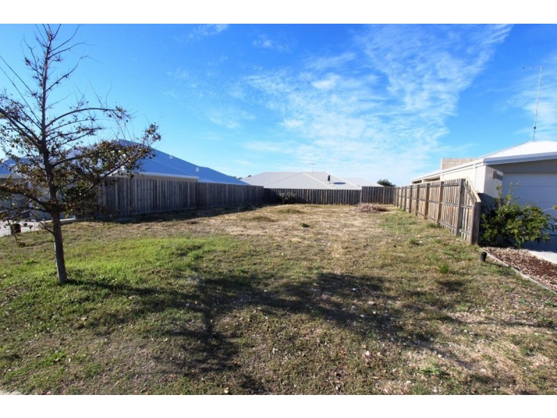 14 Cruentas Way, Halls Head WA 6210