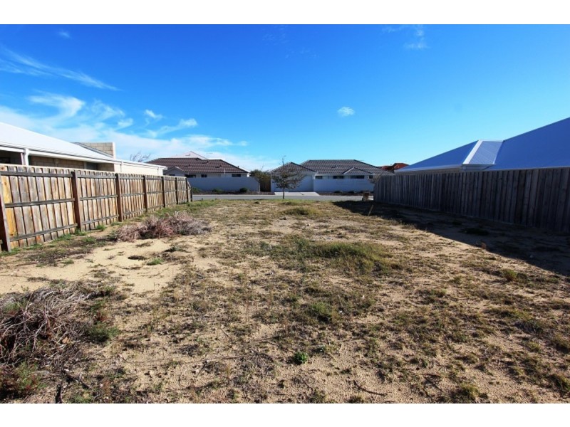 14 Cruentas Way, Halls Head WA 6210