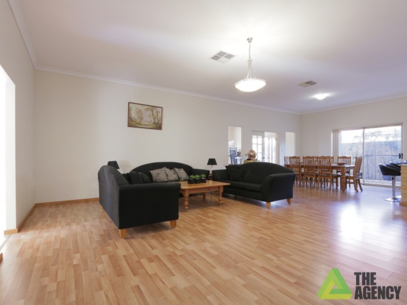 5 Cadoux Promenade, Canning Vale WA 6155