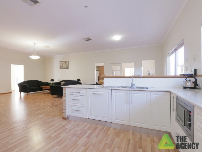 5 Cadoux Promenade, Canning Vale WA 6155