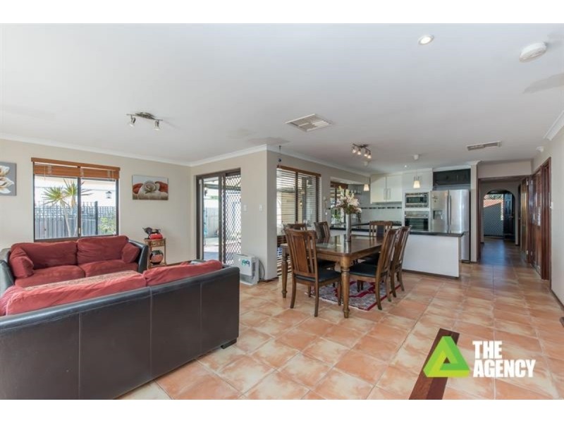 32 Castlefern Way, Duncraig WA 6023