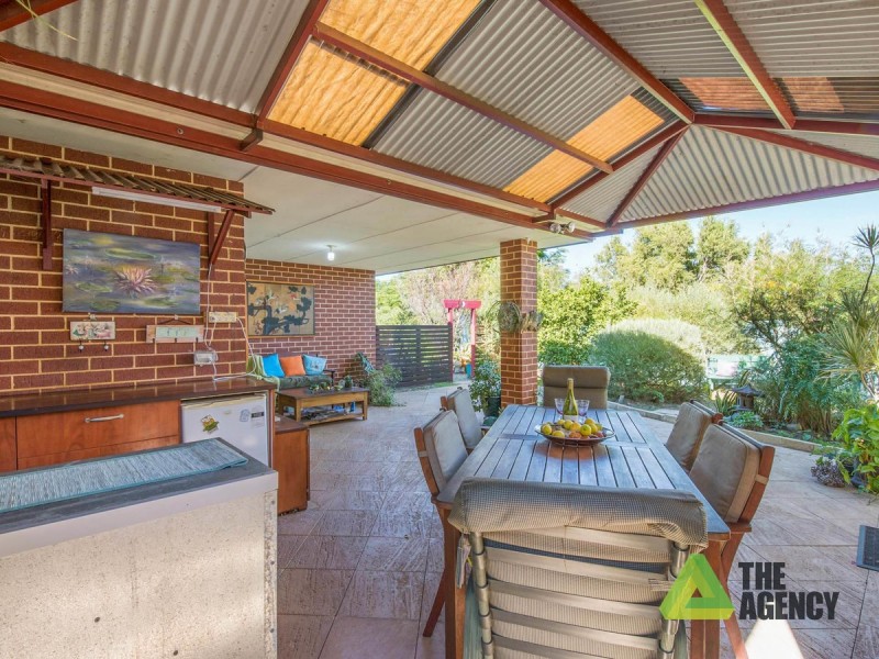 21B Weston Drive, Swan View WA 6056