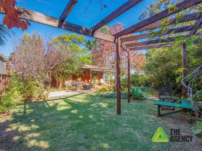 21B Weston Drive, Swan View WA 6056