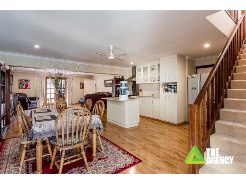 8 Thorpe Place, Carine WA 6020