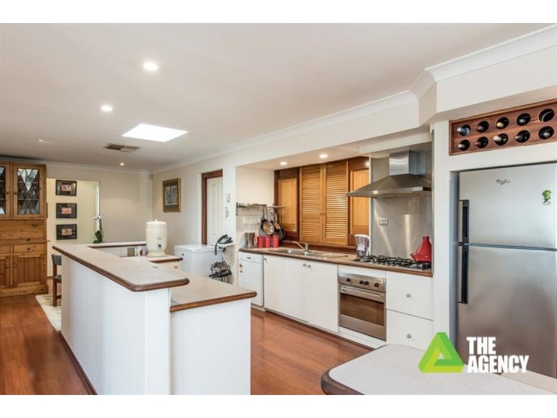 8 Thorpe Place, Carine WA 6020