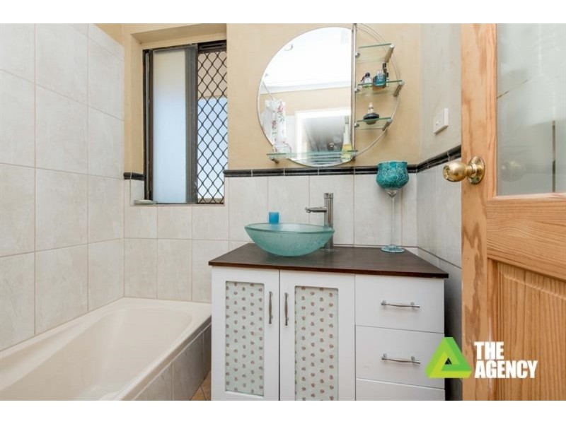 8 Thorpe Place, Carine WA 6020