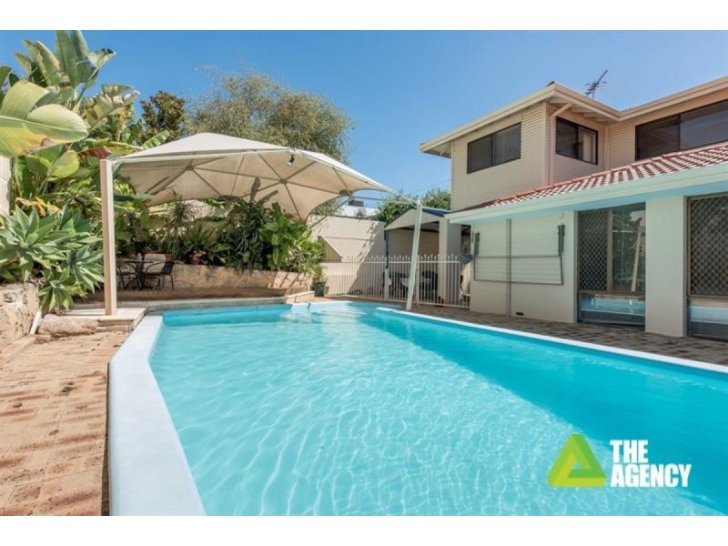 8 Thorpe Place, Carine WA 6020