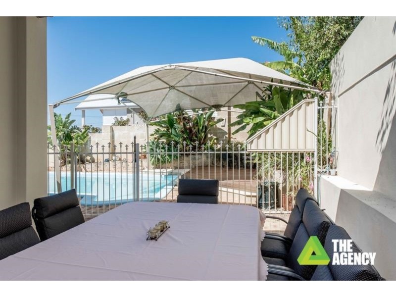 8 Thorpe Place, Carine WA 6020