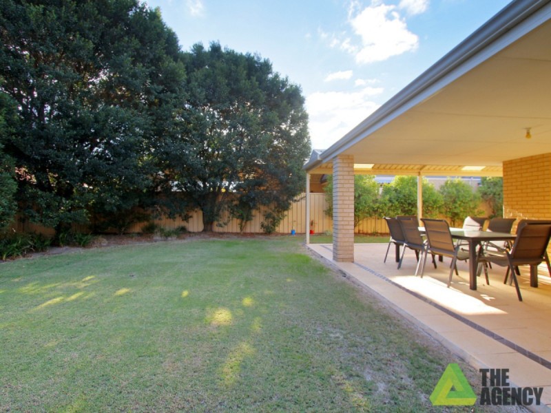 15 Formosa Pass, Canning Vale WA 6155