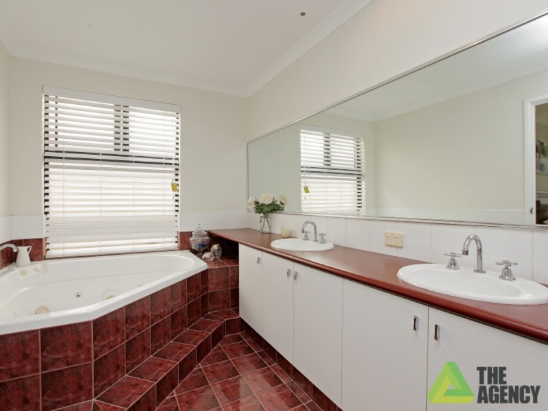 54 Ashmore Avenue, Canning Vale WA 6155