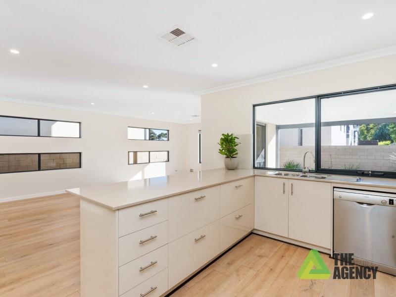 1/18 Heath Road, Kalamunda WA 6076