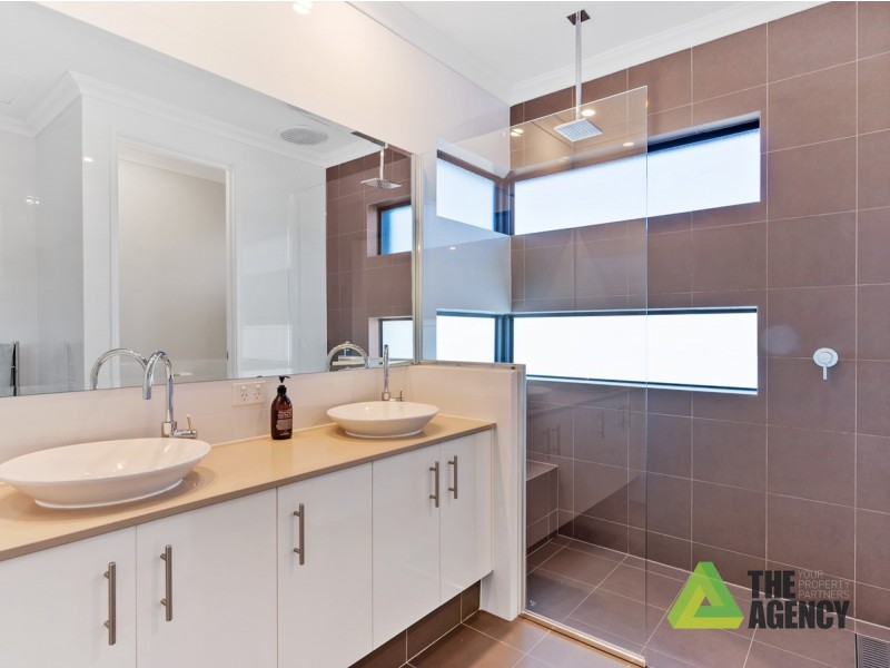 1/18 Heath Road, Kalamunda WA 6076