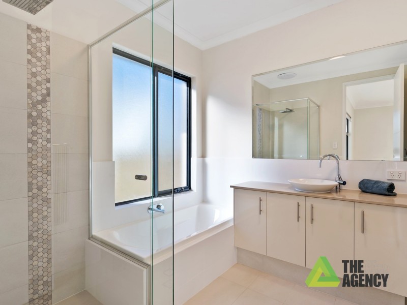 1/18 Heath Road, Kalamunda WA 6076