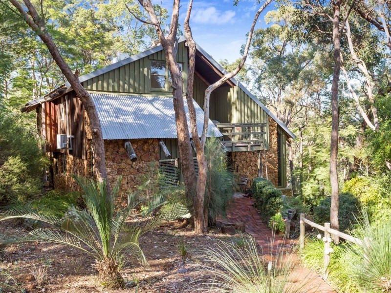 31 Stone Crescent, Darlington WA 6070