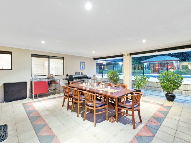 23 Hillview Street, Kalamunda WA 6076